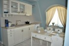 LA Kitchen in Beech 2